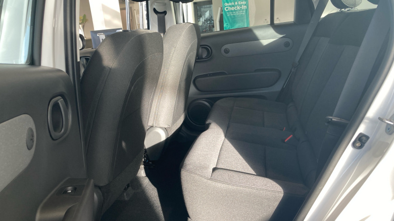 Hyundai INSTER 85kW 01 49kWh 5dr Auto Electric Hatchback